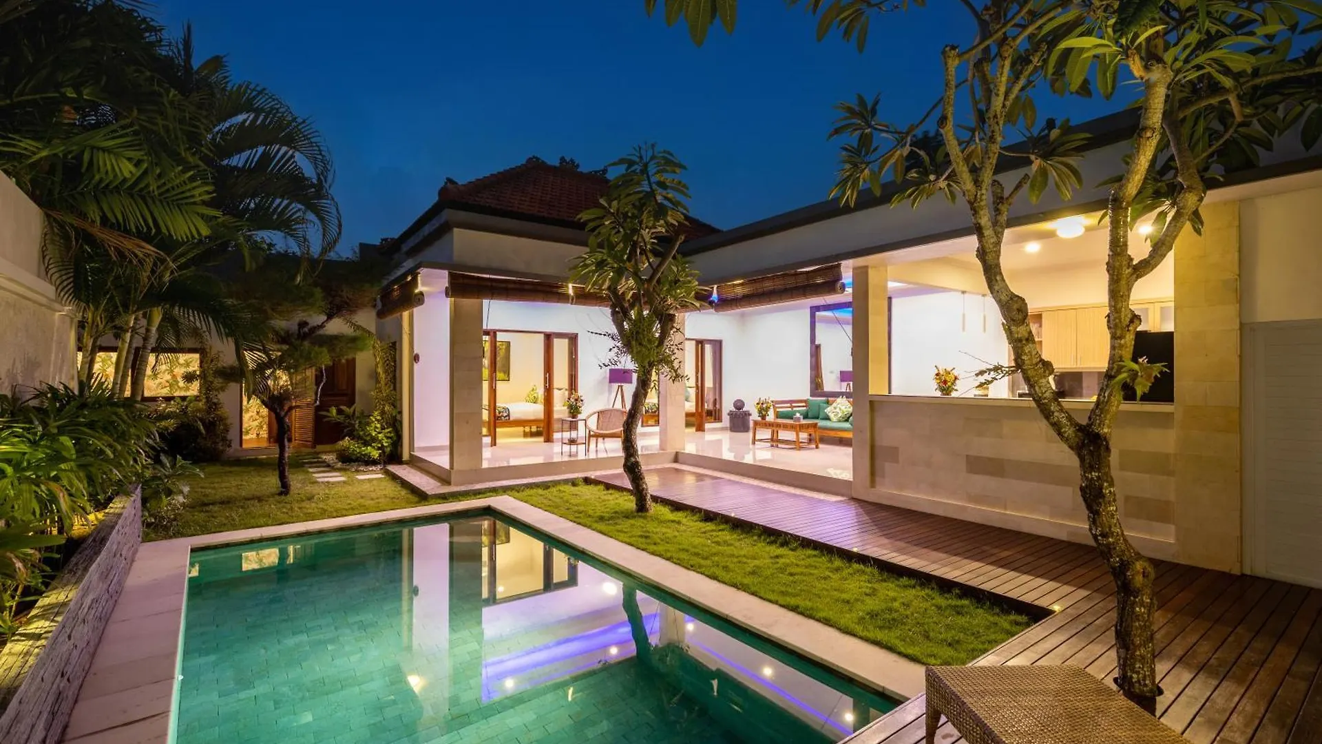 Seminyak Lush Tropical Paradise Close To Eatstreet